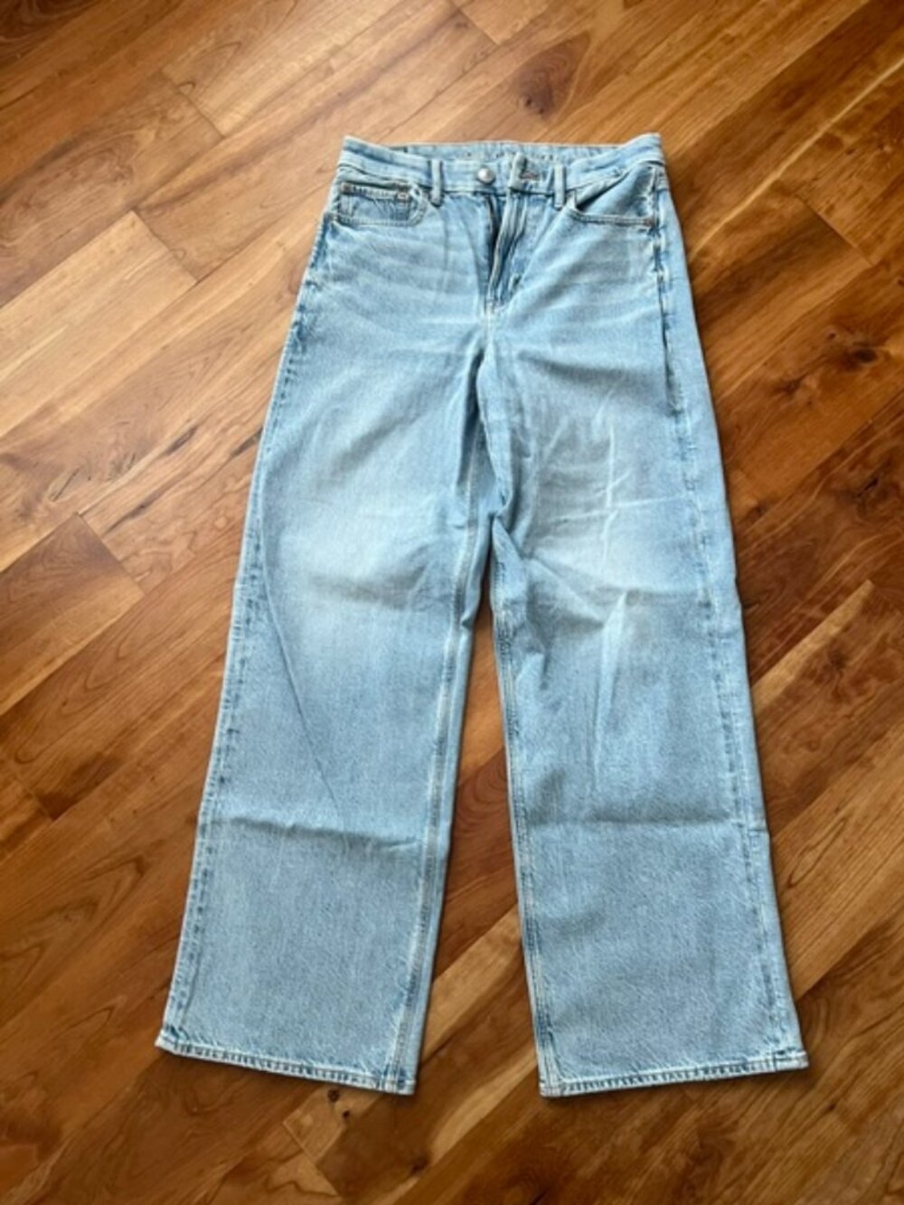 NWOT AE Curvy Super High Rise Baggy Straight Jeans